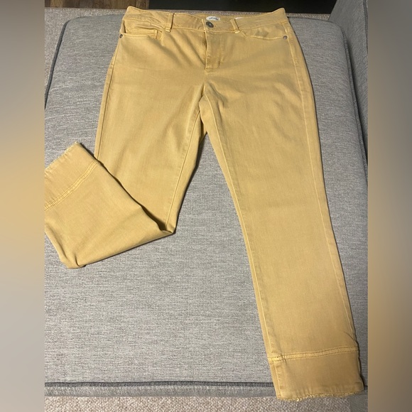 J.Jill–NWT–Authentic Fit–Cropped Pants–Light Parchment color - Picture 1 of 2